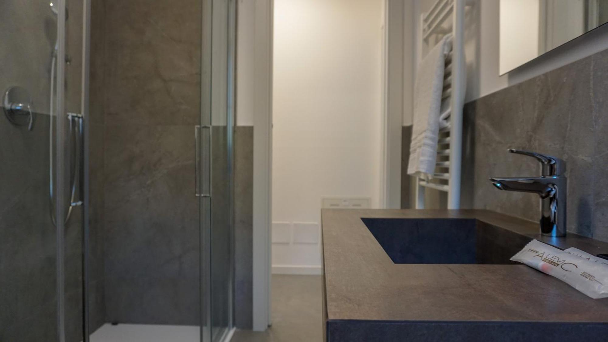 Sirmio Apartments - Darsena Stay Sirmione Dış mekan fotoğraf