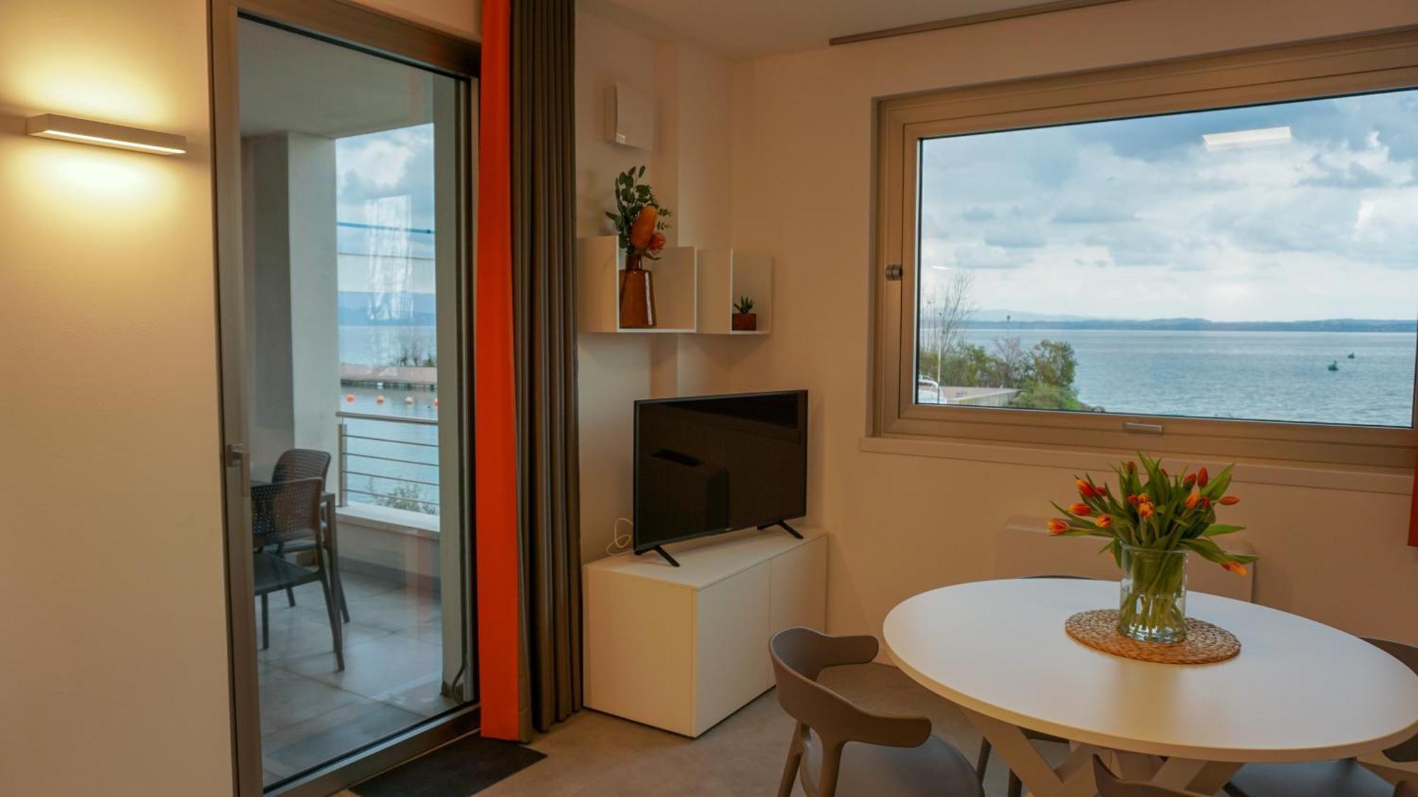 Sirmio Apartments - Darsena Stay Sirmione Dış mekan fotoğraf