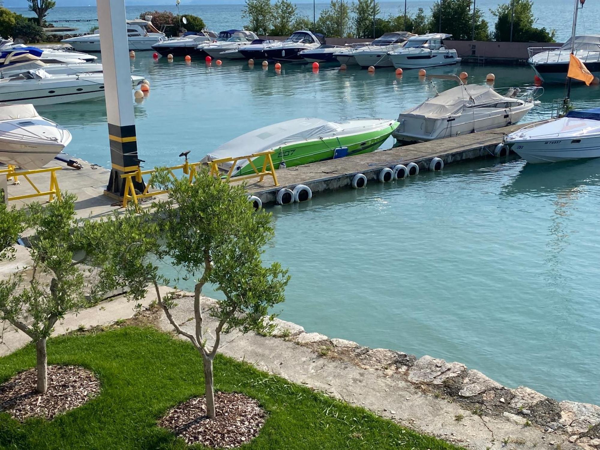Sirmio Apartments - Darsena Stay Sirmione Dış mekan fotoğraf