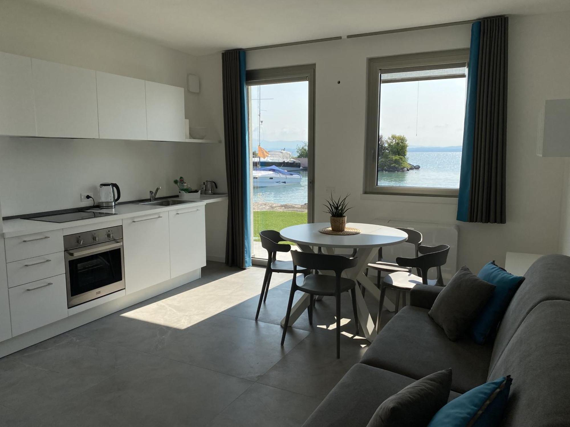 Sirmio Apartments - Darsena Stay Sirmione Dış mekan fotoğraf