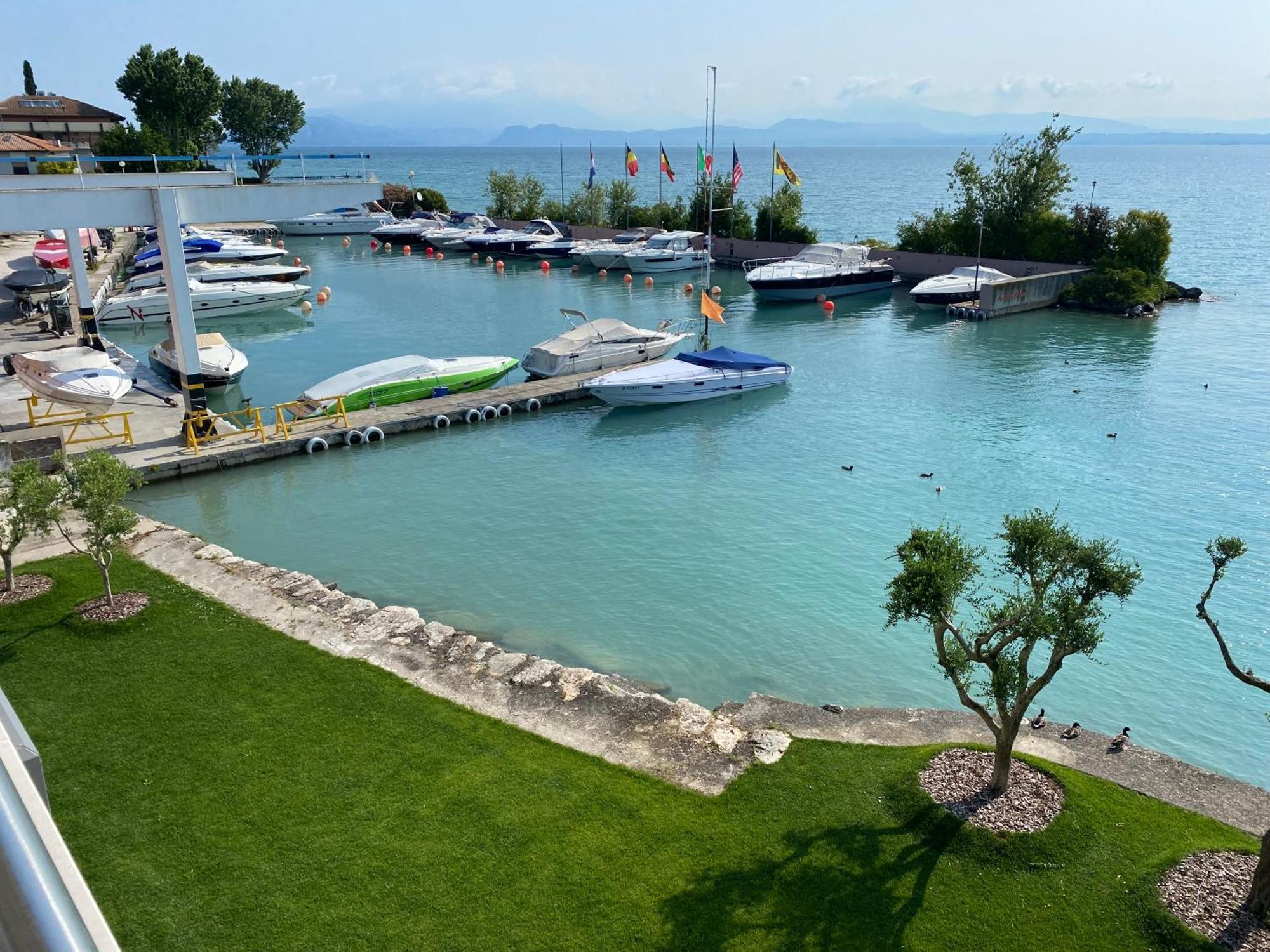 Sirmio Apartments - Darsena Stay Sirmione Dış mekan fotoğraf