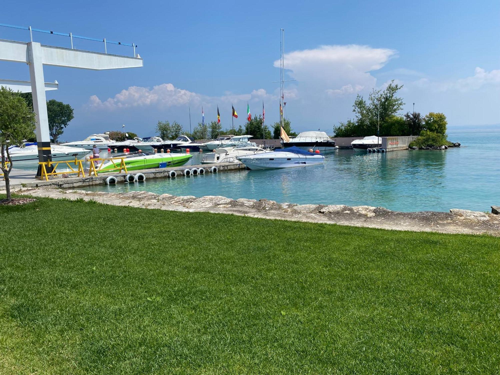 Sirmio Apartments - Darsena Stay Sirmione Dış mekan fotoğraf