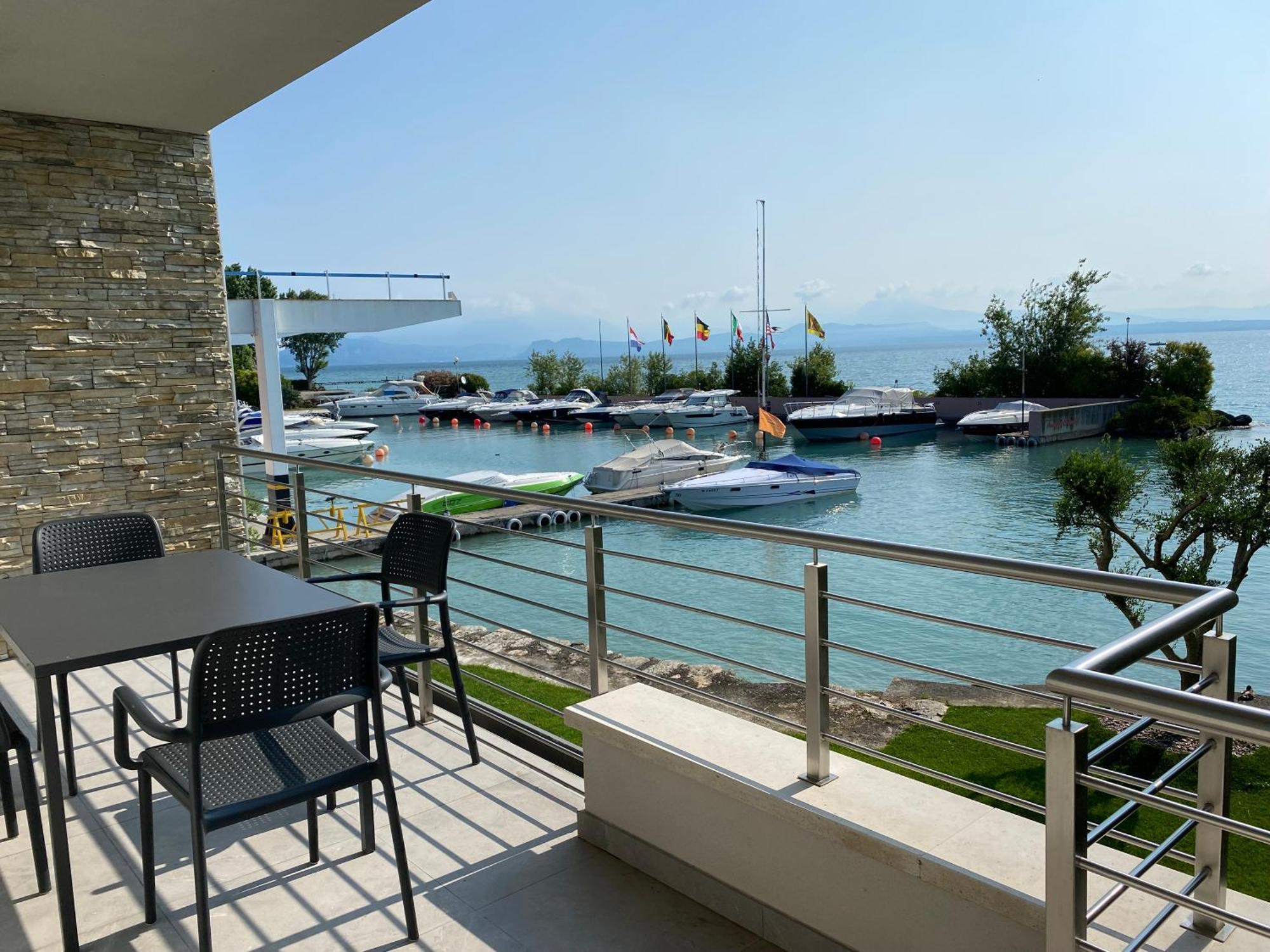 Sirmio Apartments - Darsena Stay Sirmione Dış mekan fotoğraf