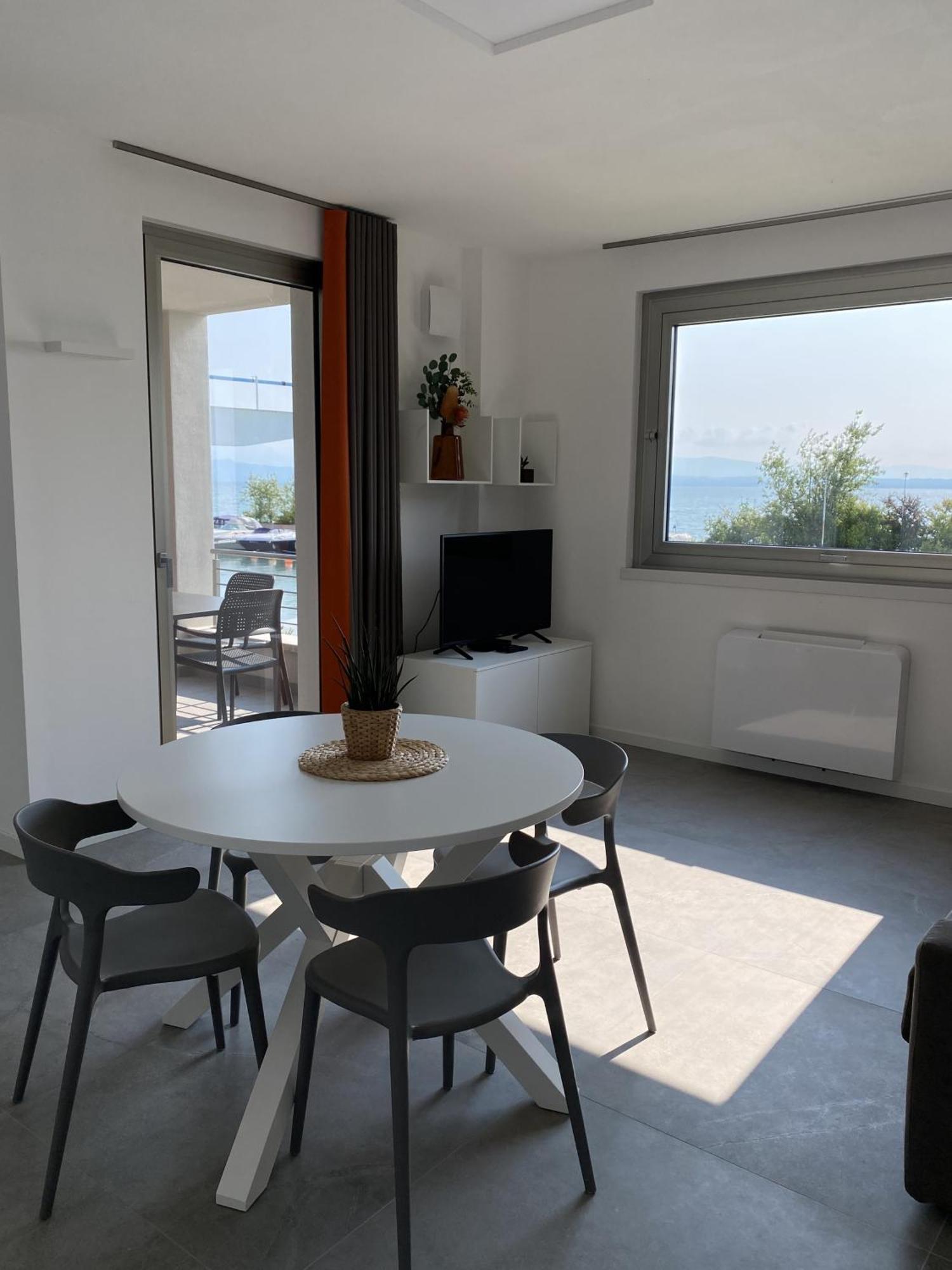 Sirmio Apartments - Darsena Stay Sirmione Dış mekan fotoğraf