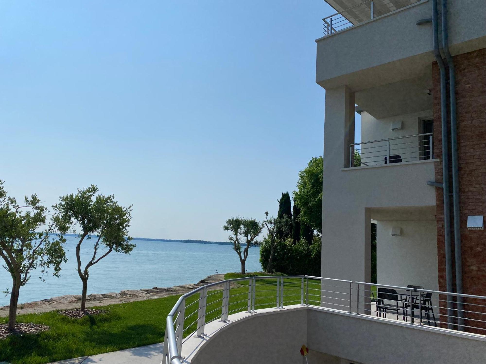 Sirmio Apartments - Darsena Stay Sirmione Dış mekan fotoğraf