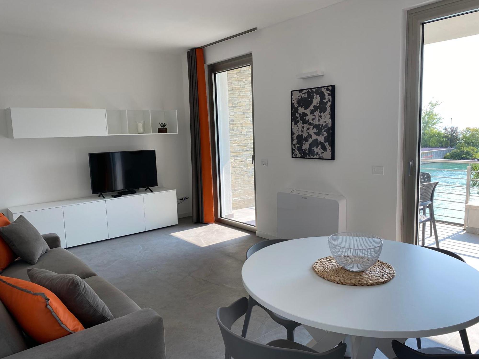 Sirmio Apartments - Darsena Stay Sirmione Dış mekan fotoğraf