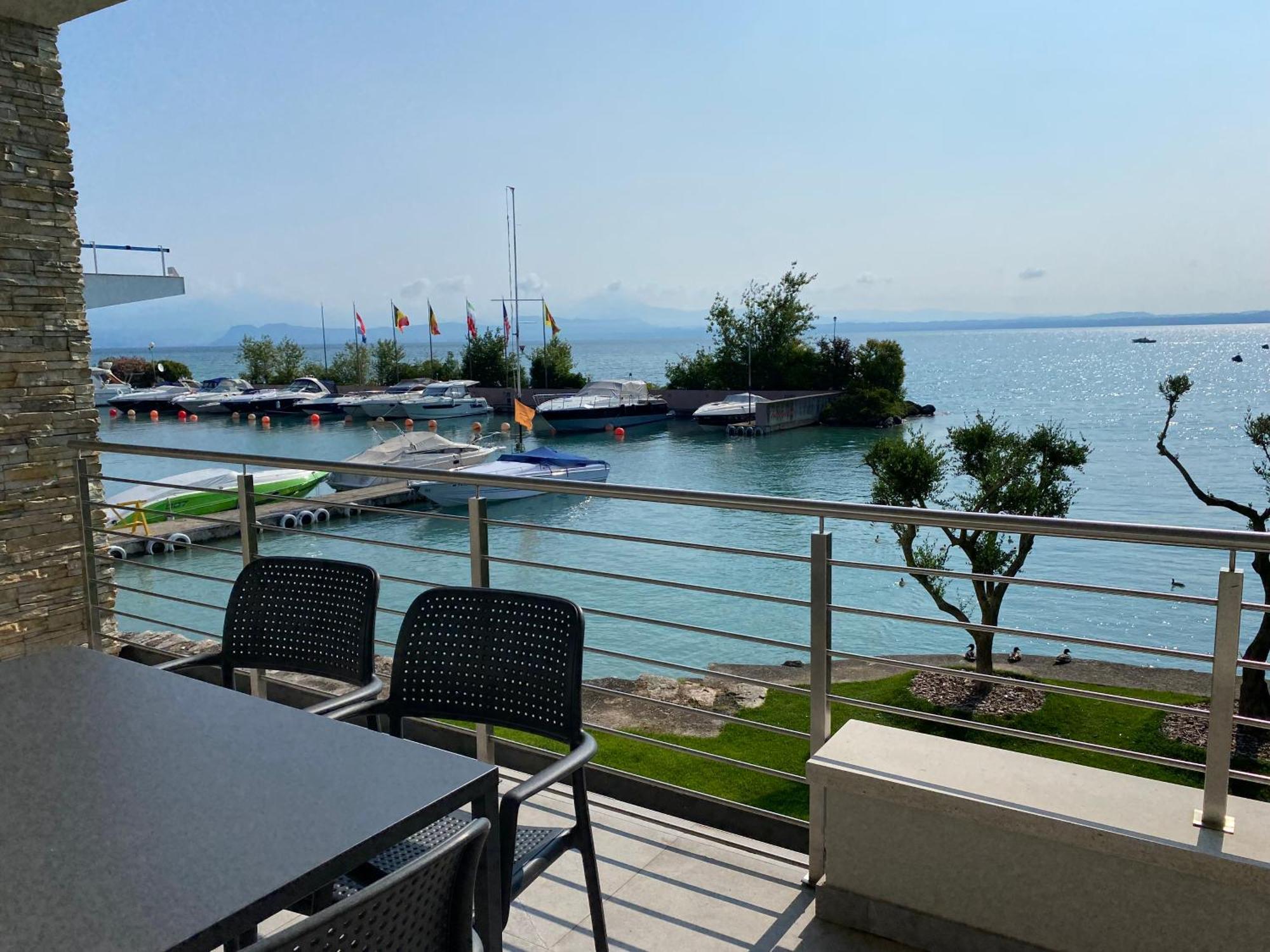 Sirmio Apartments - Darsena Stay Sirmione Dış mekan fotoğraf